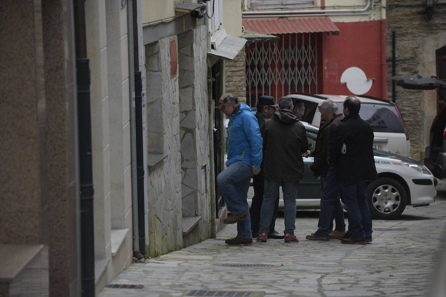 Fotos La Guardia Civil Registra Una Vivienda En Navia Por El Crimen De